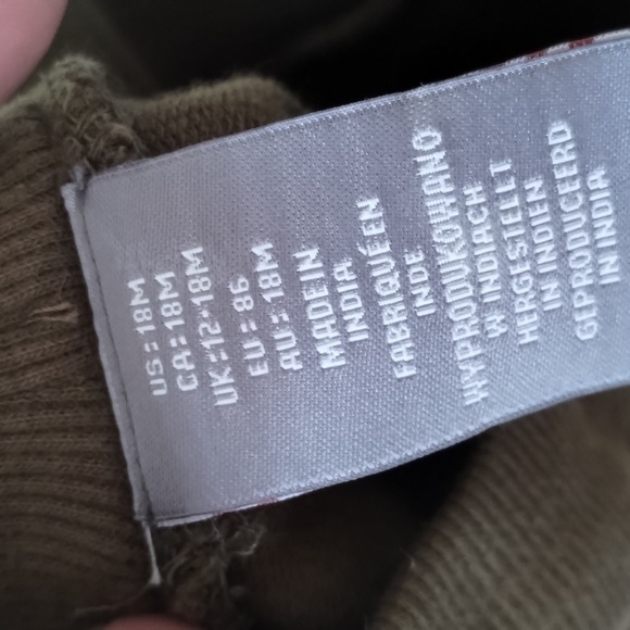 Green boy shorts (18 months - Picture 3 of 3